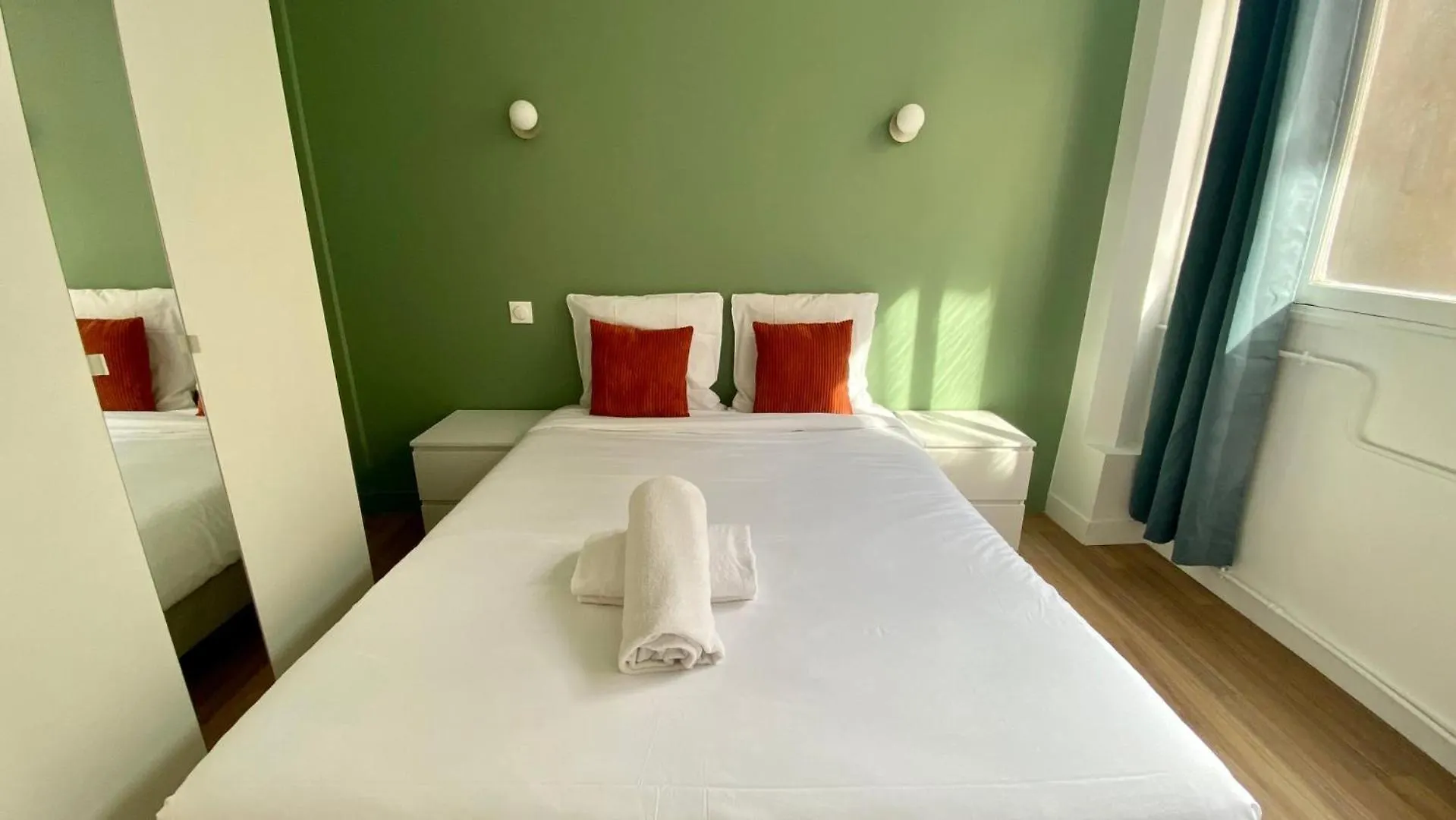 Pois3Ouest - Vast Apartment At Poissonniere 8P Paris France