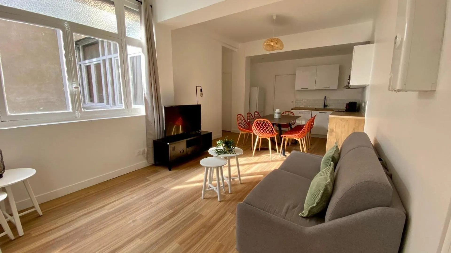 Pois3Ouest - Vast Apartment At Poissonniere 8P Paris France