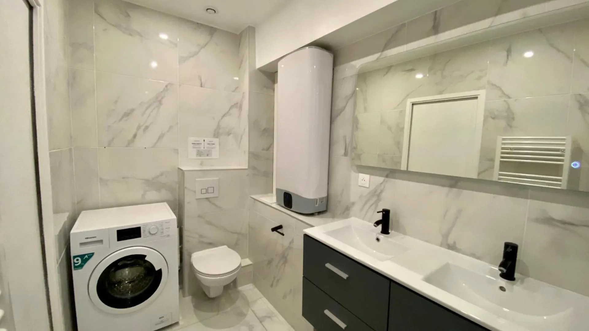 Pois3Ouest - Vast Apartment At Poissonniere 8P Paris France